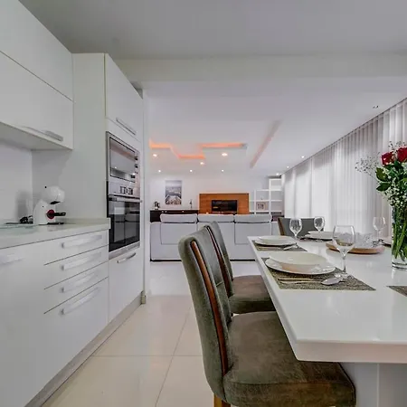 Apartman Unique - Spacious 3br Premium Flat