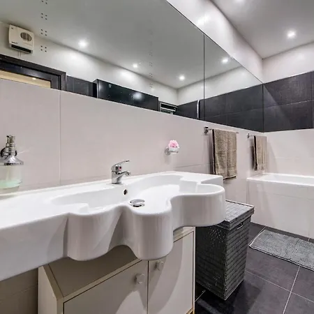 Unique - Spacious 3br Premium Flat Apartman *