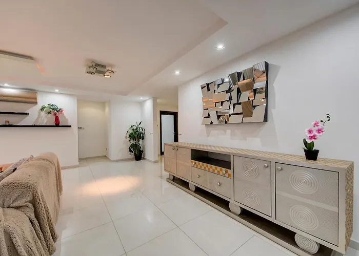 Unique - Spacious 3br Premium Flat